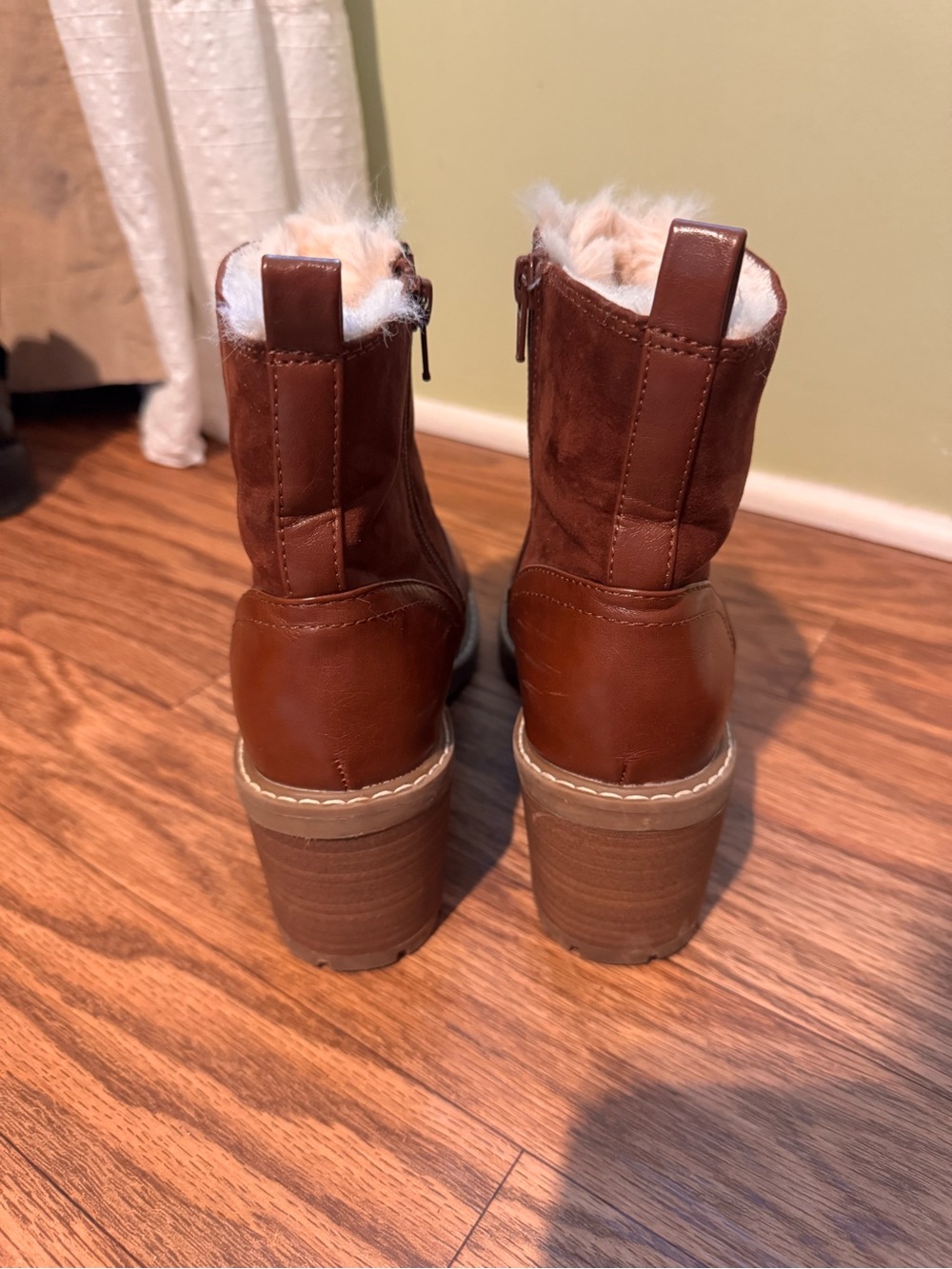 Universal Threads Faux Fur-Lined Ankle Boots - Picture 5 of 6